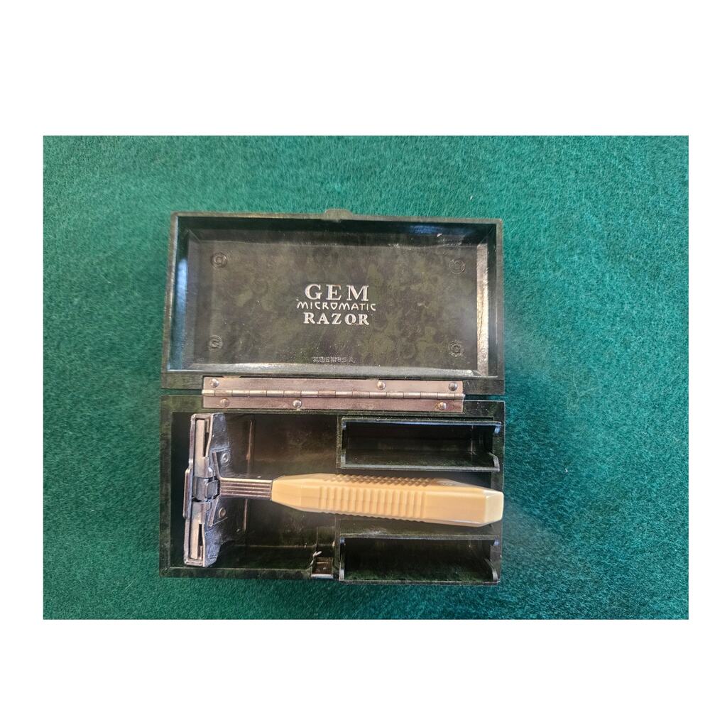 Vintage GEM Single Edge Safety Razor with original box